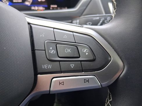 Used 2023 Volkswagen Tiguan SE AWD/4WD image 16