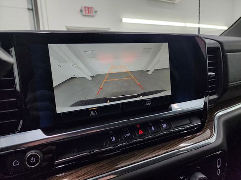 Used 2024 Chevrolet Silverado 2500 LT image 16