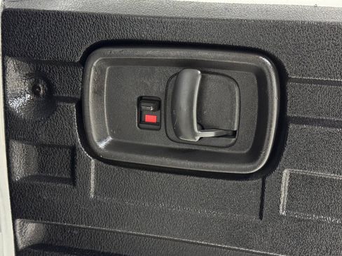 Used 2016 Chevrolet Express 2500 RWD image 31