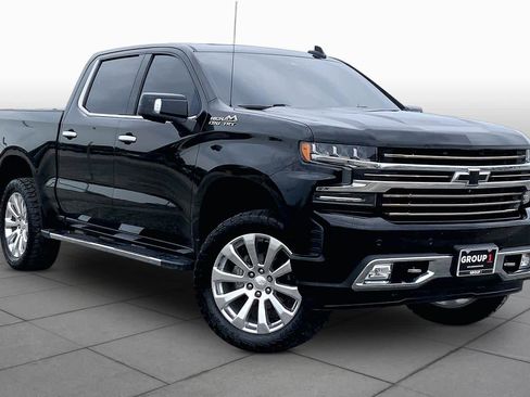 Used 2019 Chevrolet Silverado 1500 High Country w/ Technology Package image 3