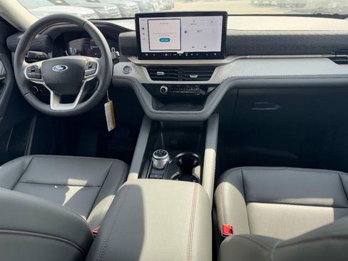 New 2026 Ford Explorer Active image 7