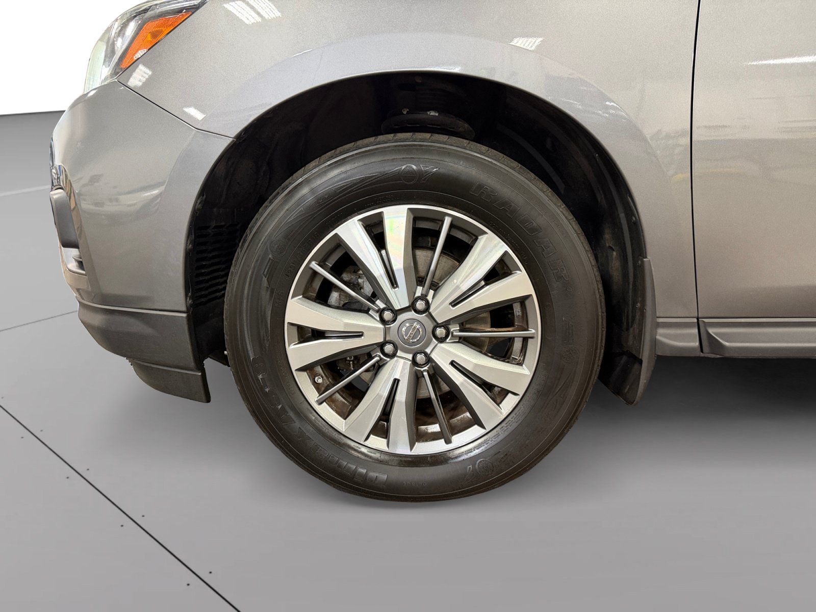 Used 2018 Nissan Pathfinder S AWD/4WD image 12