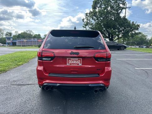 Used 2016 Jeep Grand Cherokee SRT image 4