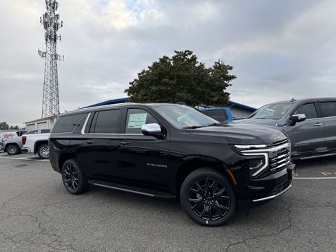 New 2025 Chevrolet Suburban Premier image 2