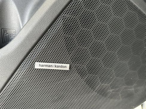 Used 2019 Subaru Crosstrek 2.0i Limited w/ Moonroof Package w/Navigation image 12