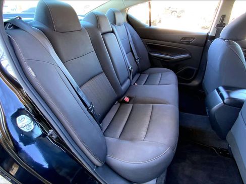 Used 2024 Nissan Altima 2.5 SV image 19