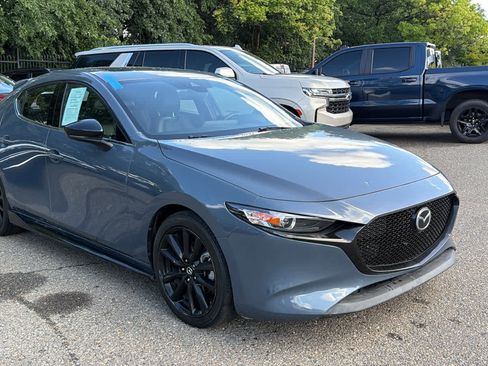 Used 2020 MAZDA MAZDA3 AWD Hatchback w/ Appearance Package image 3