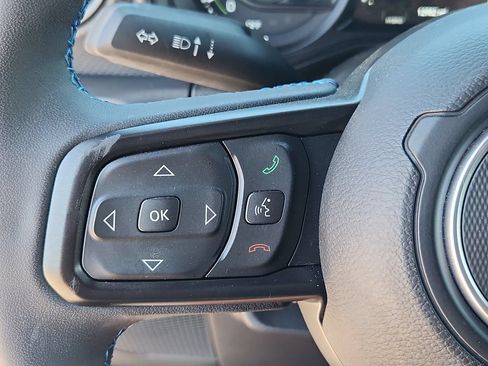 Certified 2025 Jeep Wrangler Unlimited Rubicon 4xe w/ Convenience Group AWD/4WD image 18