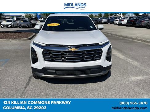 Used 2026 Chevrolet Equinox LT FWD image 2