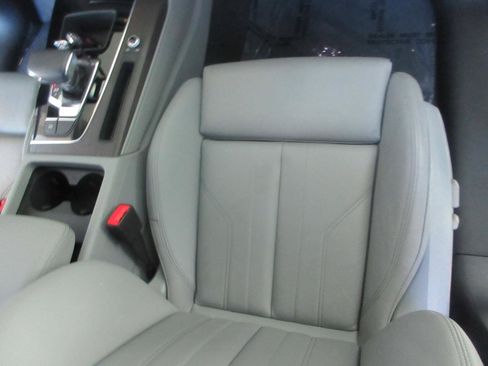 Used 2024 Audi Q5 2.0T Premium Plus w/ Premium Plus Package AWD/4WD image 29