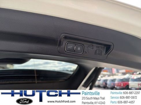 Used 2025 Ford Explorer ST-Line AWD/4WD image 19