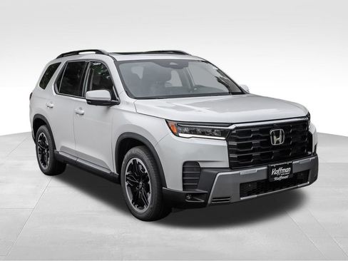 New 2026 Honda Pilot Touring image 2