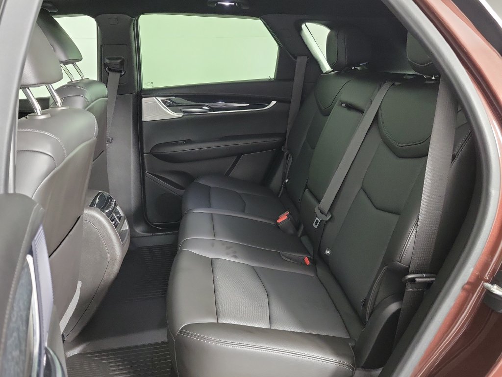 Used 2022 Cadillac XT5 Premium Luxury w/ Technology Package FWD image 12