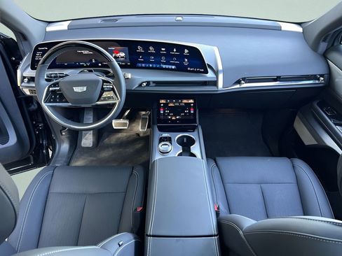 Used 2026 Cadillac Vistiq Sport image 23