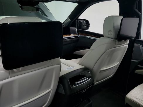 Used 2025 Cadillac Escalade Sport Platinum w/ LPO, Floor Liner Package AWD/4WD image 25