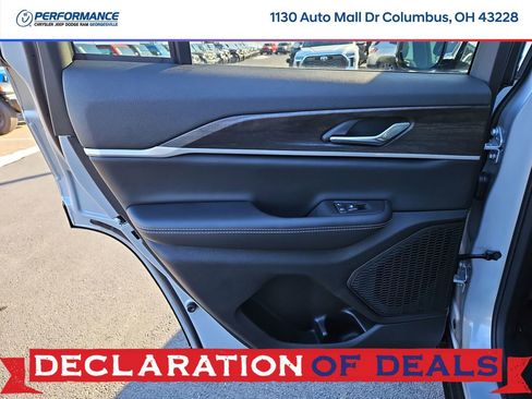 New 2026 Jeep Grand Cherokee Altitude image 14