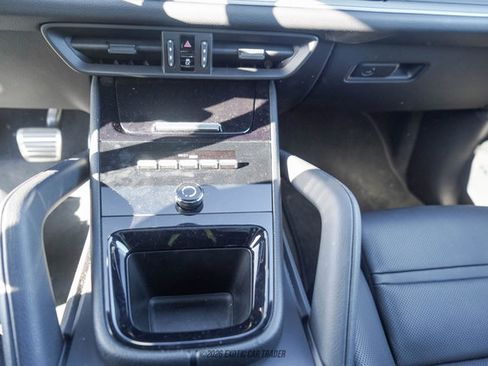 Used 2024 Porsche Cayenne S image 25