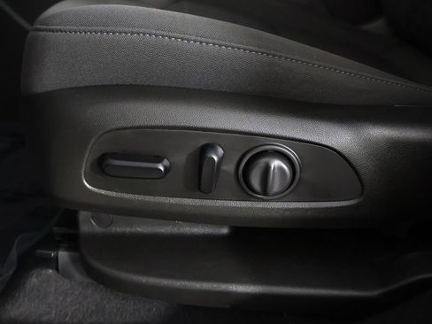 Used 2021 Chevrolet Blazer LT FWD image 28