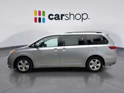 Used 2015 Toyota Sienna LE FWD image 2