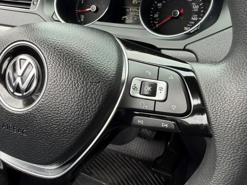 Used 2016 Volkswagen Jetta SE FWD image 32