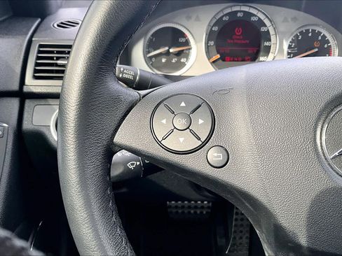 Used 2008 Mercedes-Benz C 300 Sport image 23