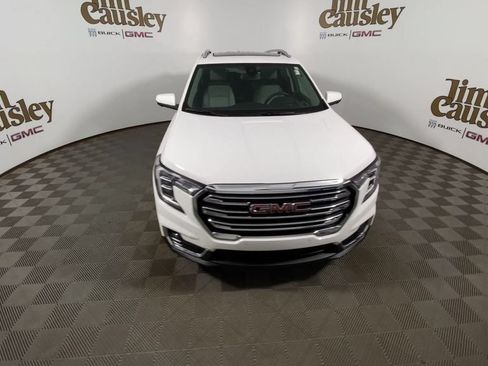 Certified 2023 GMC Terrain SLT w/ Tech Package FWD image 3