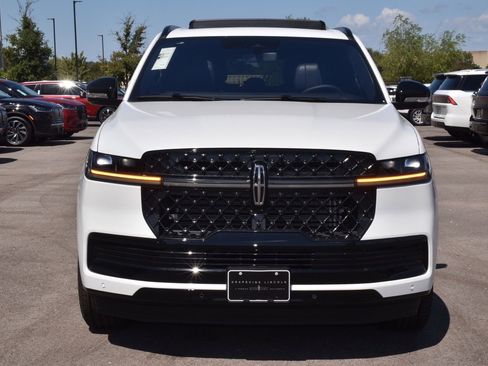New 2025 Lincoln Navigator L Reserve w/ Jet Appearance Package image 2