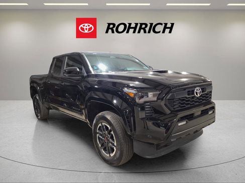 Used 2024 Toyota Tacoma TRD Sport image 3