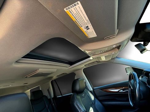 Used 2019 Cadillac Escalade Premium Luxury image 28