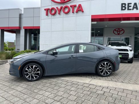 New 2026 Toyota Prius Plug-In Hybrid FWD image 2
