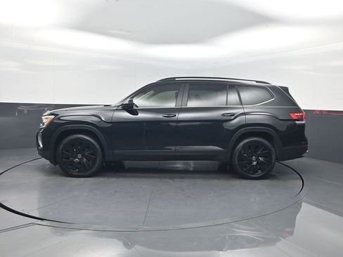 Used 2024 Volkswagen Atlas SE FWD image 2
