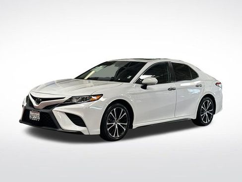 Used 2019 Toyota Camry SE w/ Audio Package FWD image 9