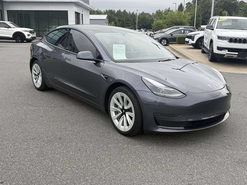 Used 2023 Tesla Model 3 Standard Range RWD image 3