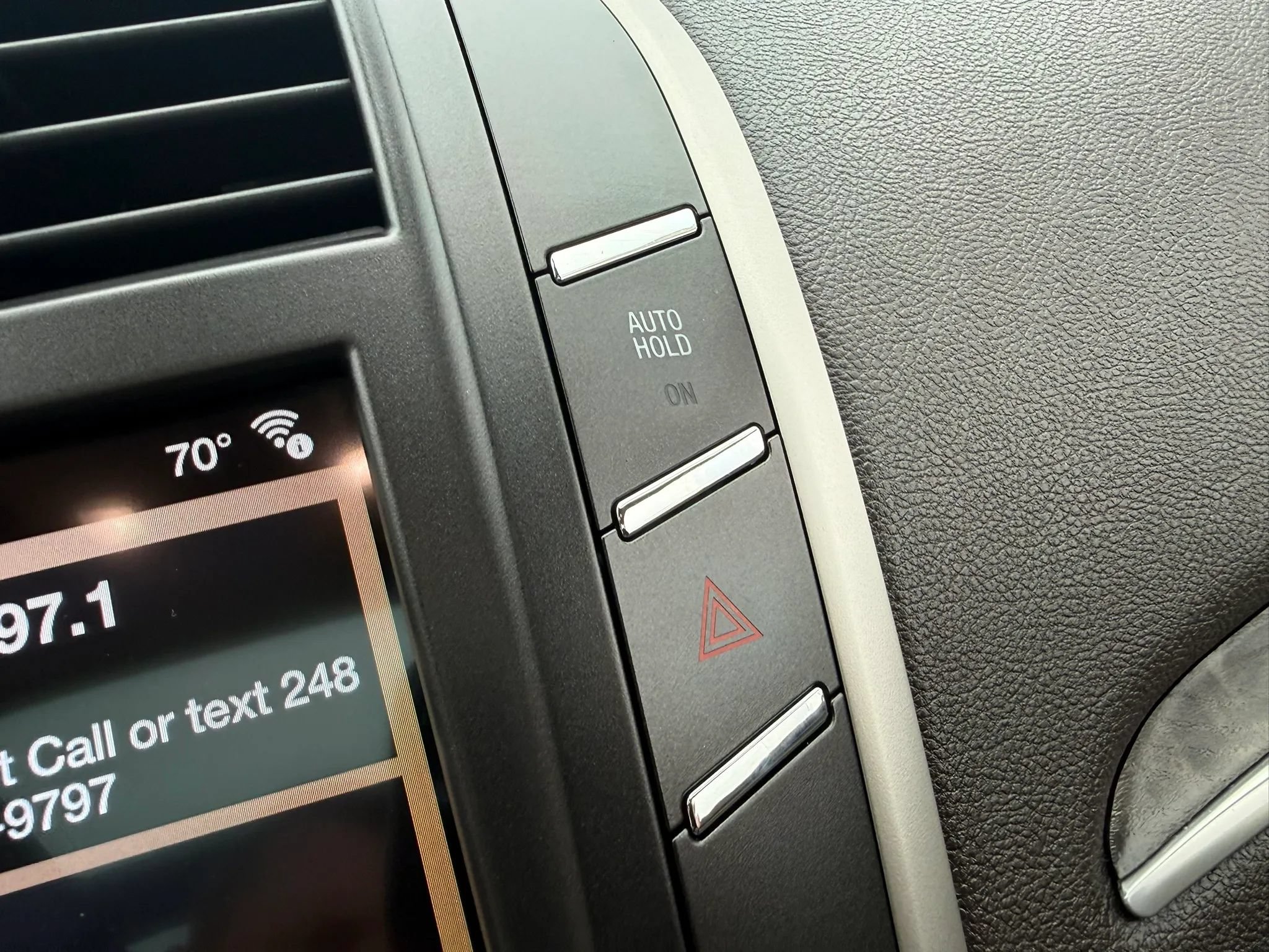 Used 2018 Lincoln MKC Reserve w/ Lincoln MKC Climate Package AWD/4WD image 26