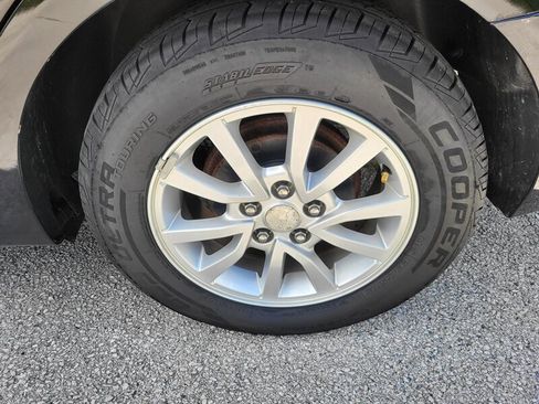 Used 2017 Chevrolet Sonic LT image 27