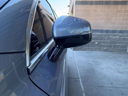 Used 2024 Kia Sorento LX image 12