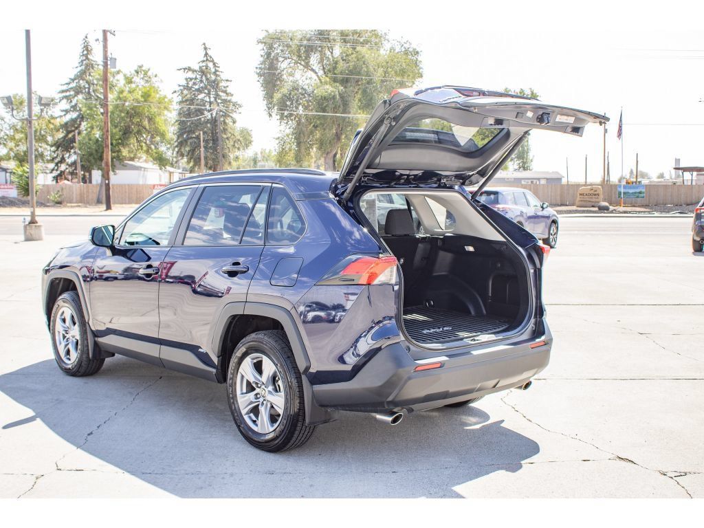 Used 2025 Toyota RAV4 XLE w/ Convenience Package AWD/4WD image 9
