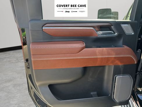 Used 2024 GMC Sierra 3500 Denali Ultimate image 18