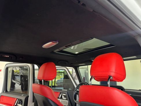 Used 2025 Mercedes-Benz G 550 image 44