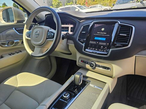 Certified 2025 Volvo XC90 T8 Plus w/ Protection Package Premier AWD/4WD image 12