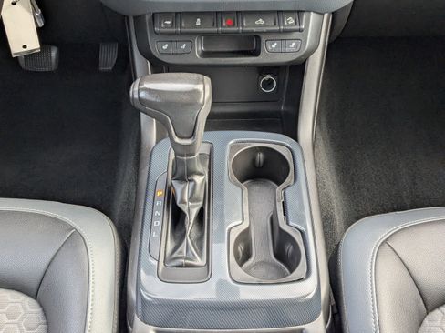 Used 2018 Chevrolet Colorado Z71 AWD/4WD image 20