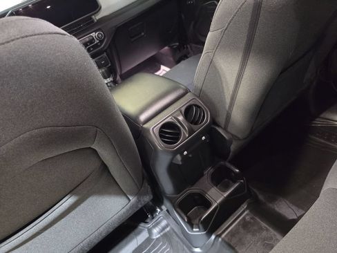 Used 2024 Jeep Wrangler Unlimited Sport AWD/4WD image 21
