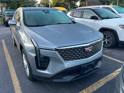 Used 2024 Cadillac XT4 Luxury AWD/4WD image 2
