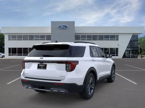 New 2026 Ford Explorer Active w/ Active Comfort Package image 8