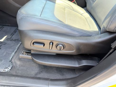 Used 2019 Chevrolet Traverse Premier w/ Driver Confidence II Package FWD image 28