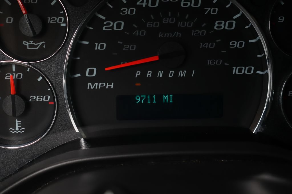 Used 2025 Chevrolet Express 2500 w/ Driver Convenience Package RWD image 28