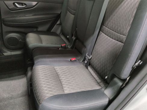 Used 2017 Nissan Rogue SV w/ Sun & Sound Touring Package image 20