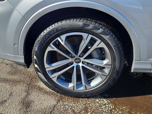 Certified 2025 Audi Q7 2.0T Premium Plus w/ Premium Plus Package AWD/4WD image 2