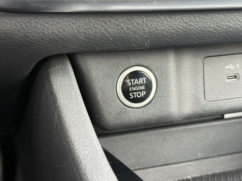 Used 2021 Nissan Rogue SV image 21