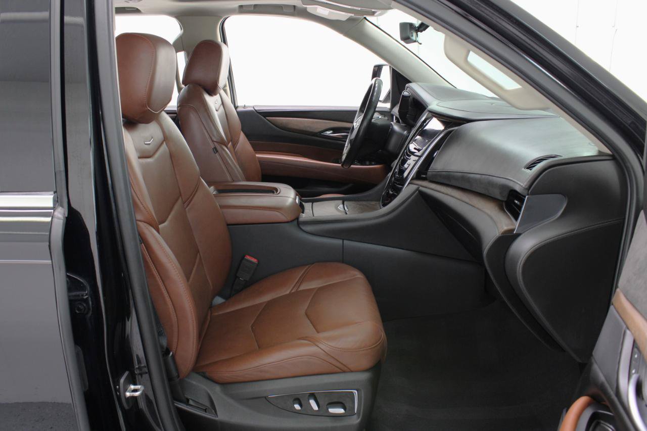 Used 2019 Cadillac Escalade ESV Luxury RWD image 52